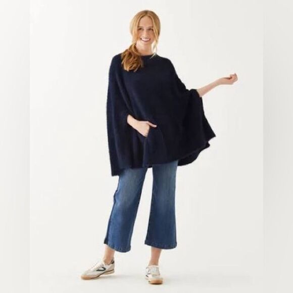 MERSEA Chalet Poncho - Picture 1 of 5